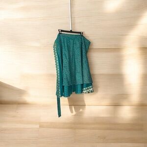 Sarong Elegant Teal multi ways to style